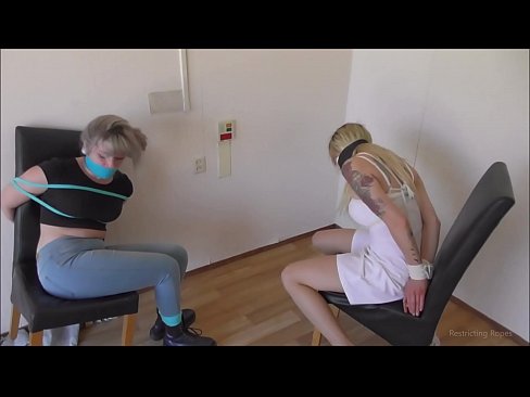 ❤️ Atkarīga / sasietas un ar aizliktām mutēm / damsel in distress Sekss video pie porno lv.pornburst.ru
